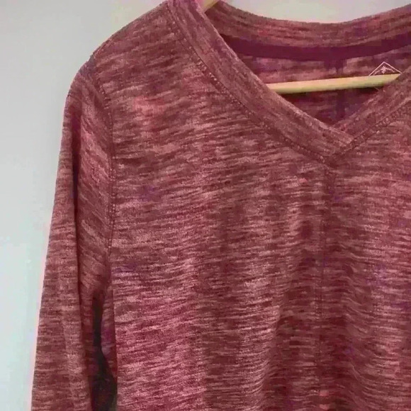 🌴2/$25🌴ST.JOHN'S BAY | Women's Deep Ruby Geran Textured Pattern Fleece Sweater - Picture 2 of 3